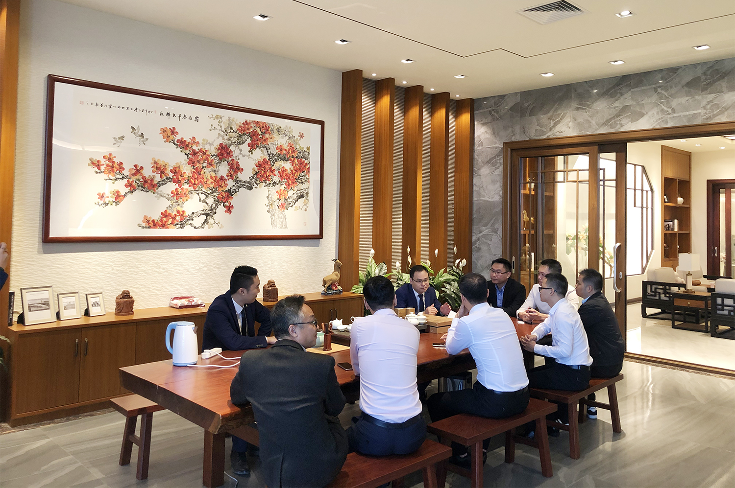 致尚高層領(lǐng)導(dǎo)與居然之家福建分公司考察團(tuán)座談探討